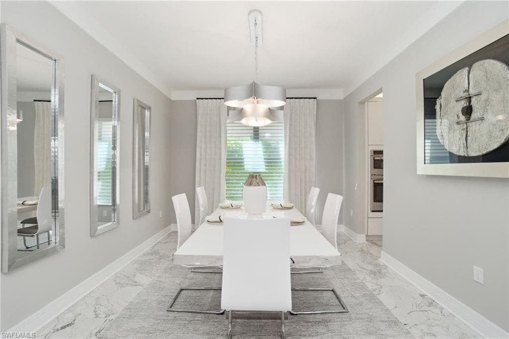 4654 Kensington CIR-7