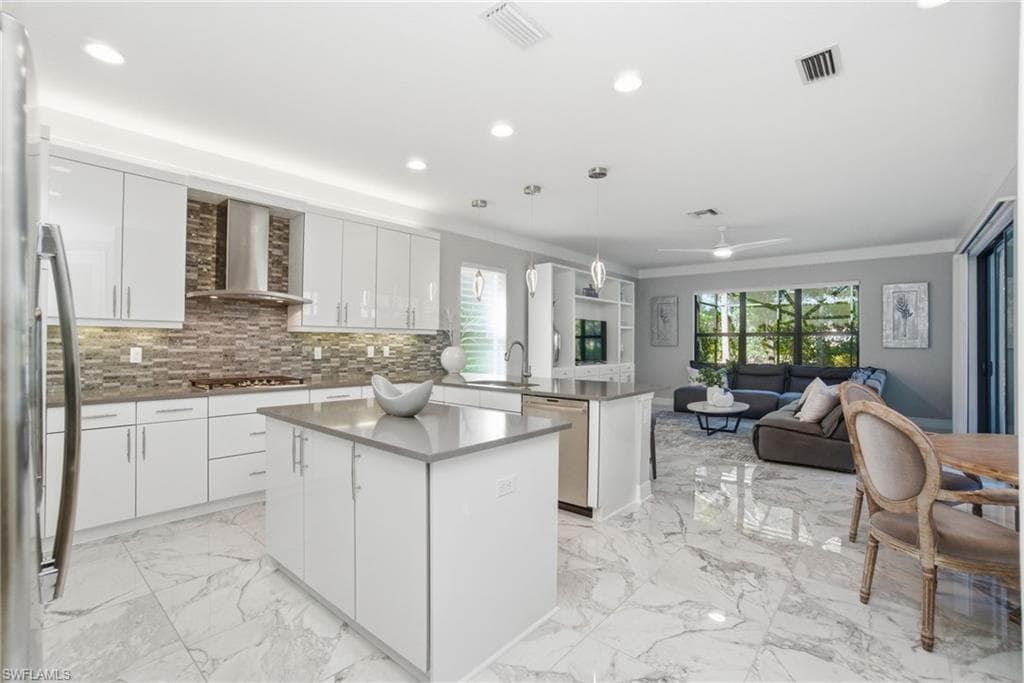 4654 Kensington CIR-9