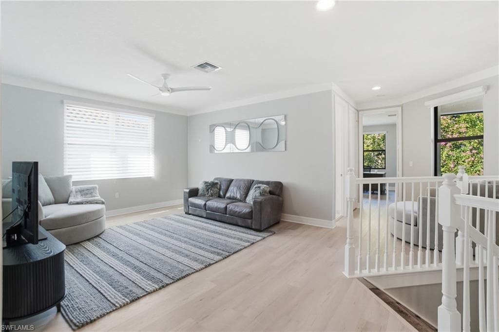4654 Kensington CIR-11