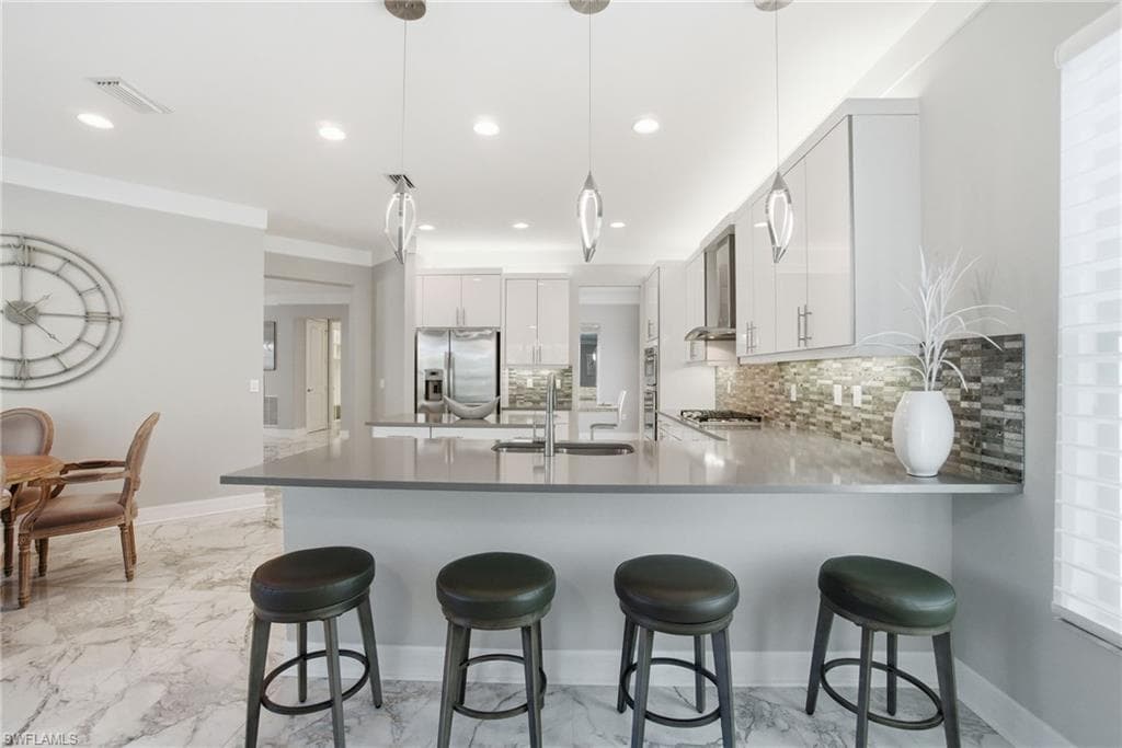 4654 Kensington CIR-8