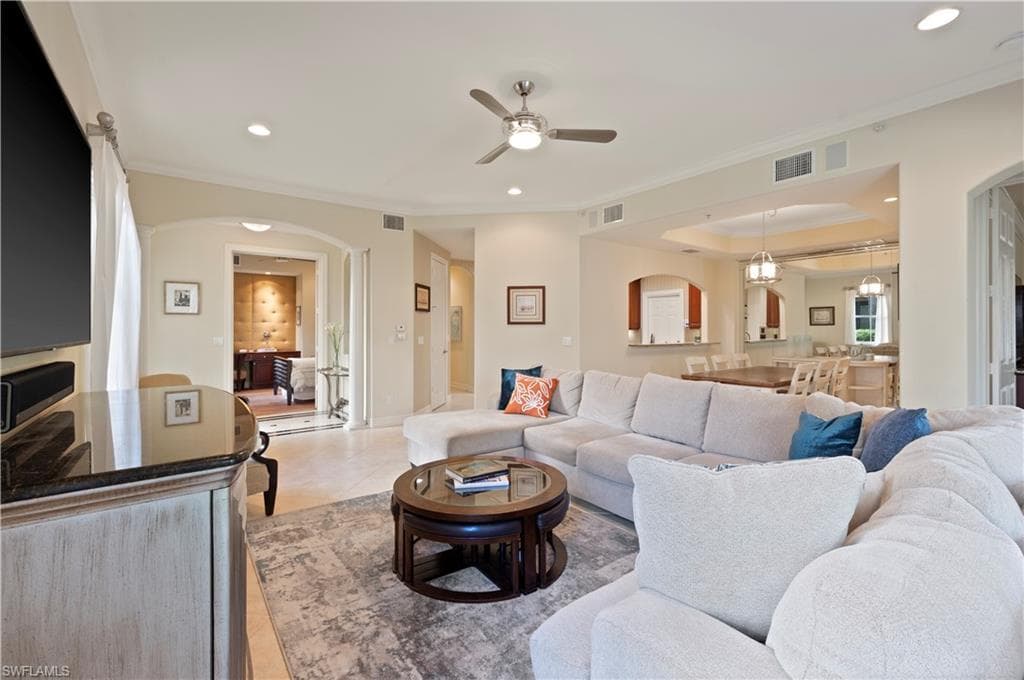 2809 Tiburon BLVD E 2-2