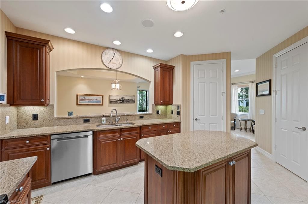 2809 Tiburon BLVD E 2-10