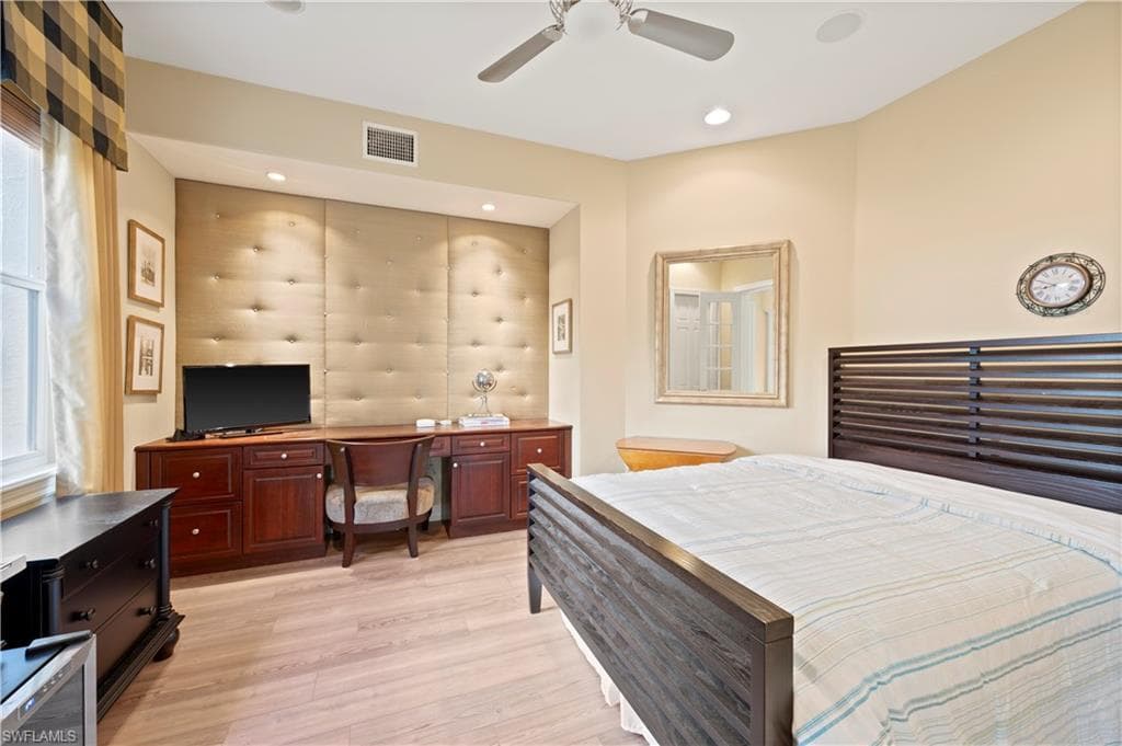2809 Tiburon BLVD E 2-18