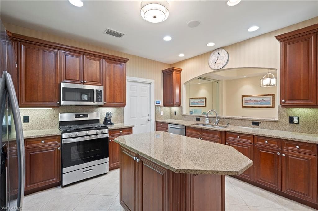 2809 Tiburon BLVD E 2-11