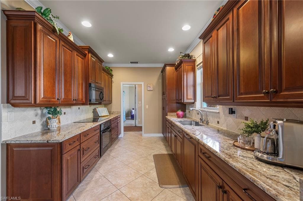 8583 Fairway Bend DR-16