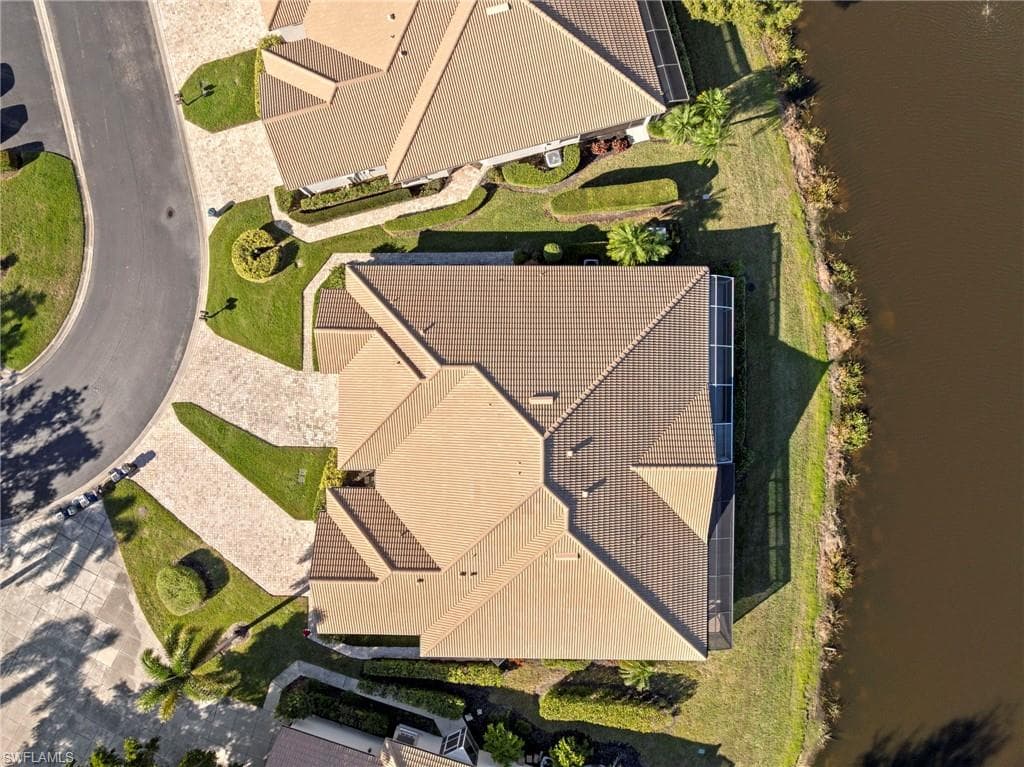 8583 Fairway Bend DR-36