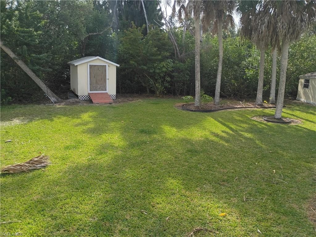 7867 Raymary ST-8