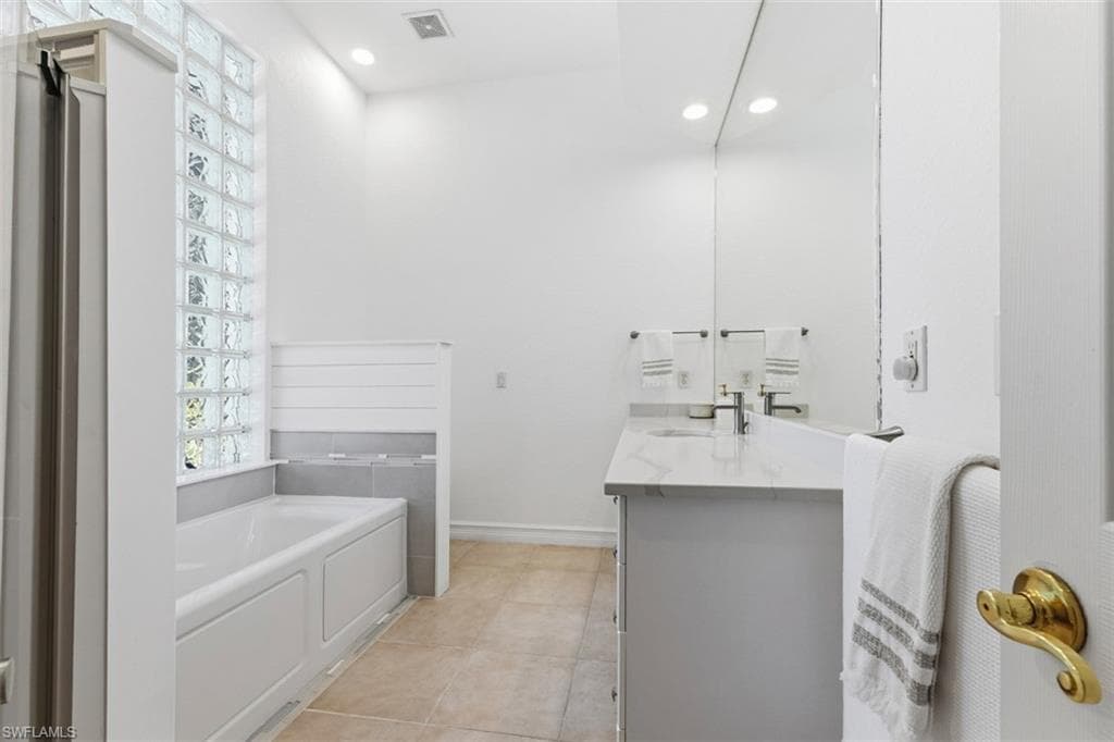 657 Soliel DR-12
