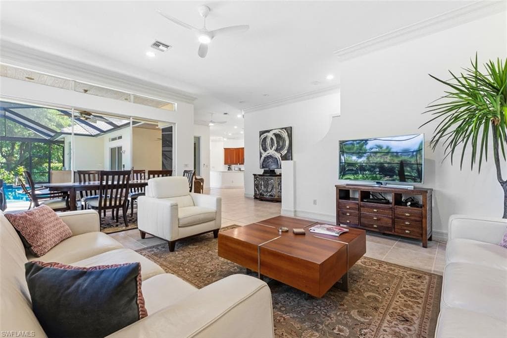 657 Soliel DR-18