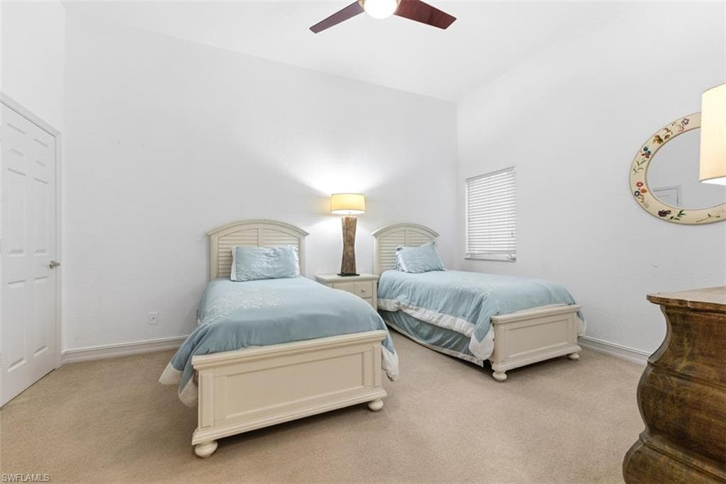 657 Soliel DR-15