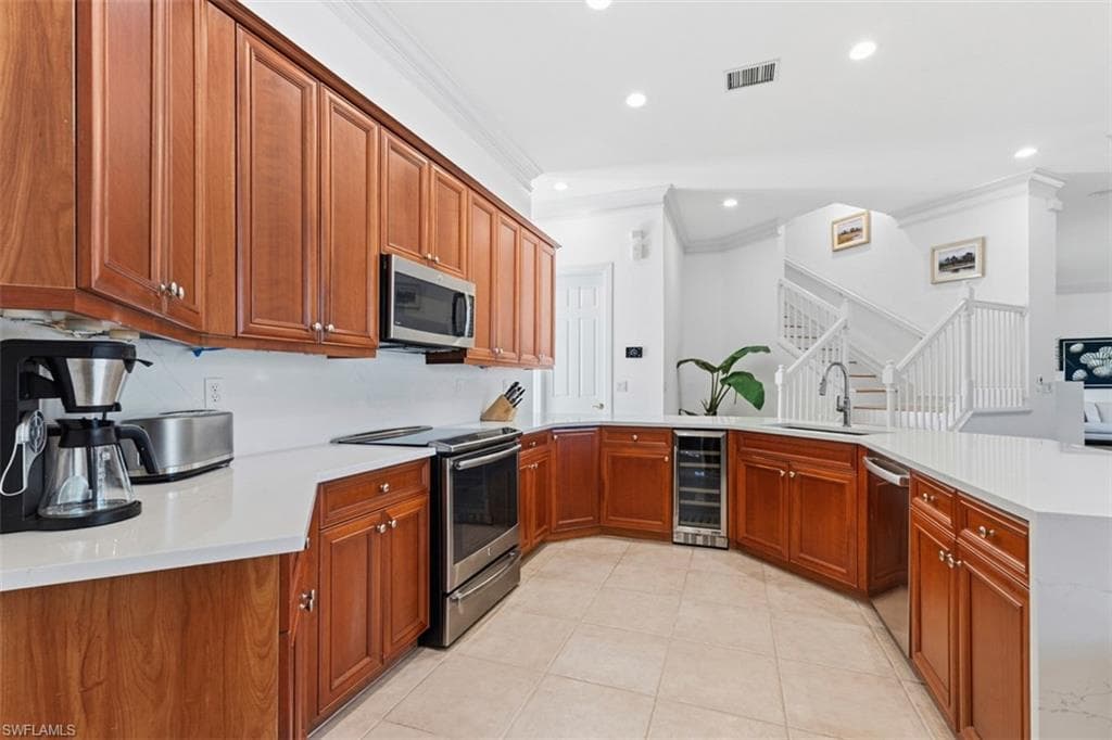 657 Soliel DR-4