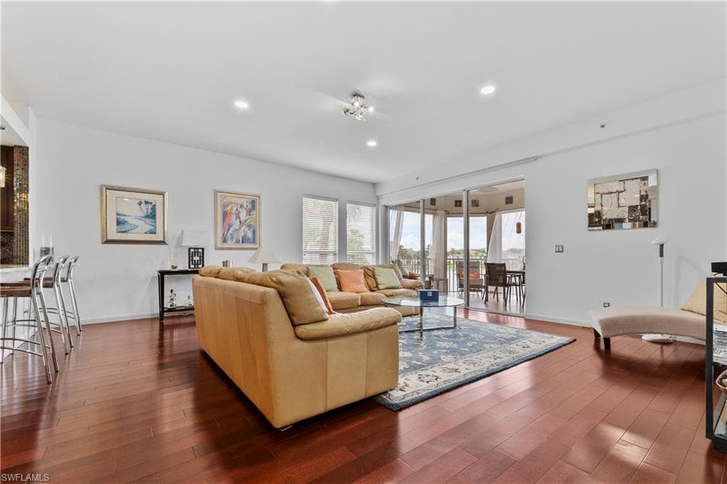 1845 Les Chateaux BLVD 202-17