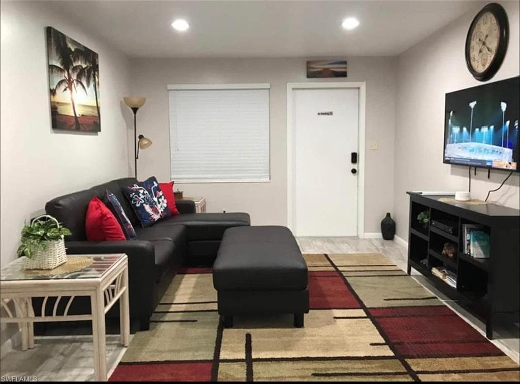 1136 Michigan AVE-2