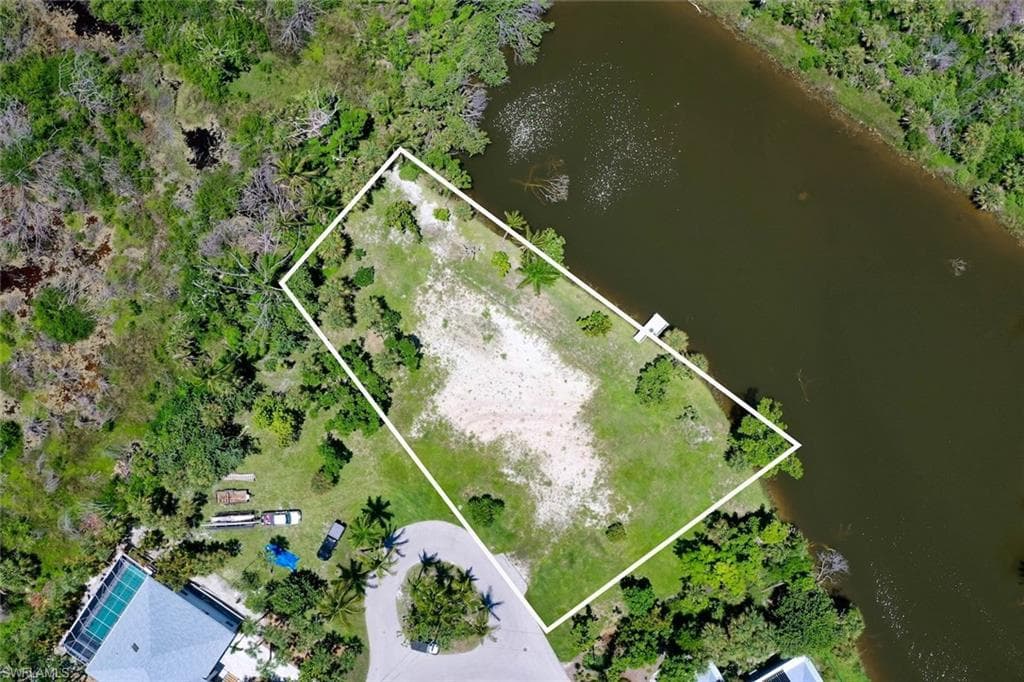 4037 Coquina DR-16