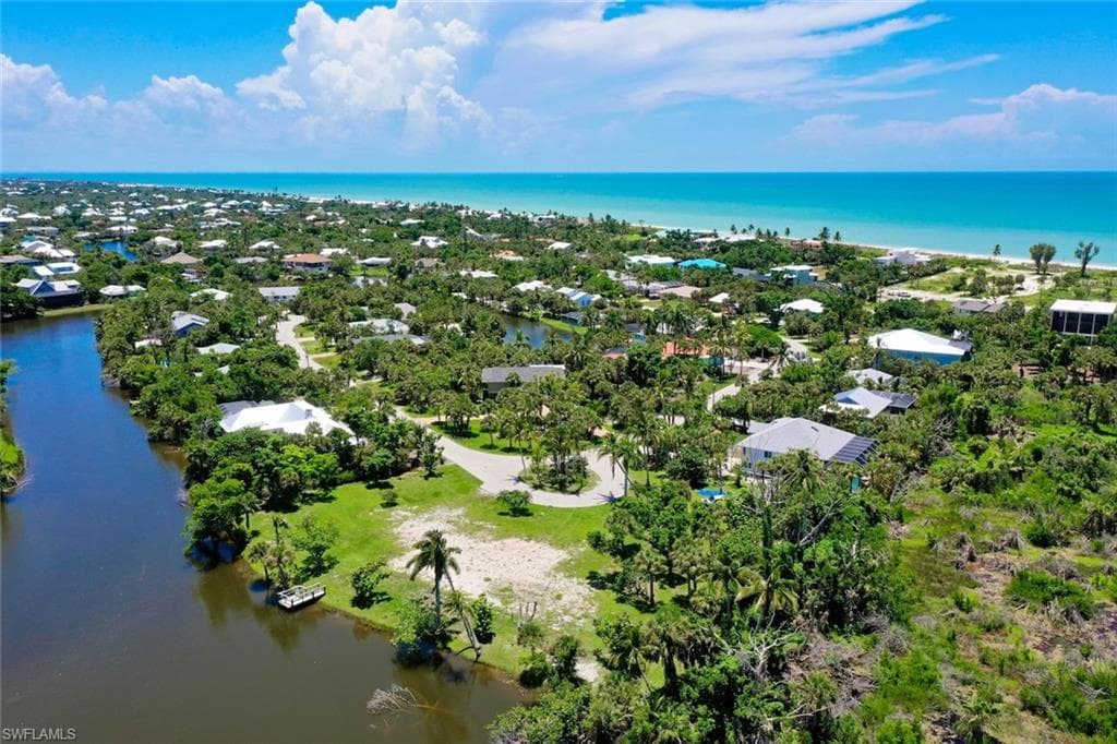 4037 Coquina DR-32