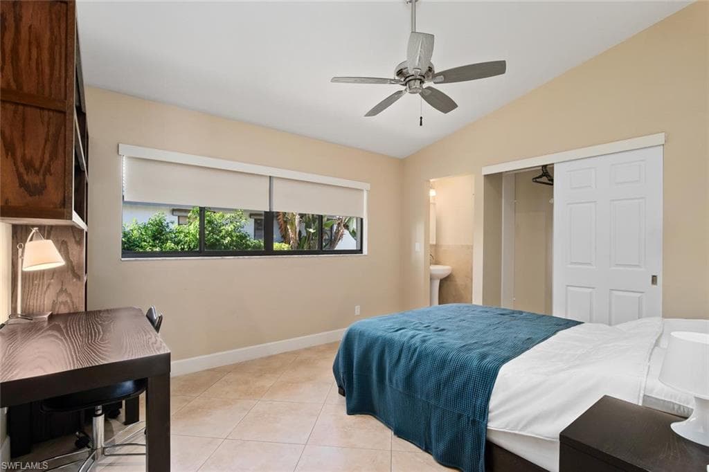 9977 Treasure Cay Ln-13
