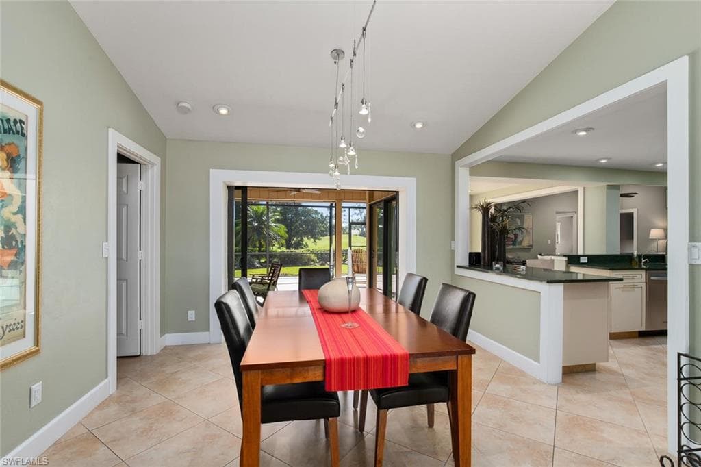 9977 Treasure Cay Ln-4