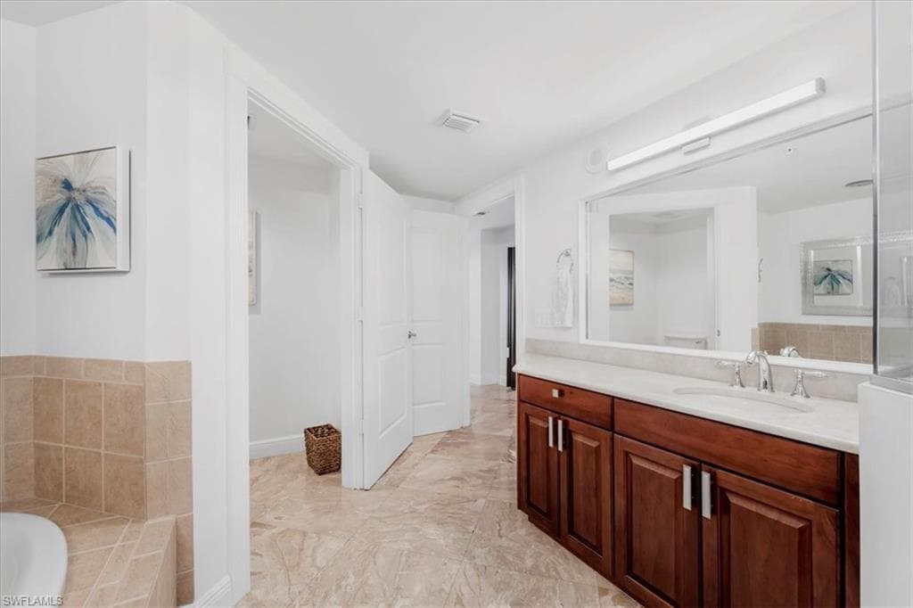 6061 Silver King BLVD 306-37