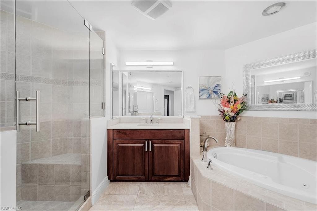 6061 Silver King BLVD 306-35