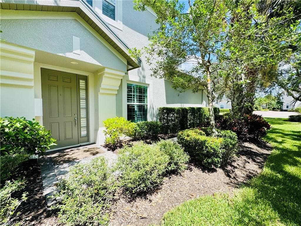 12038 Covent Garden CT 704-2