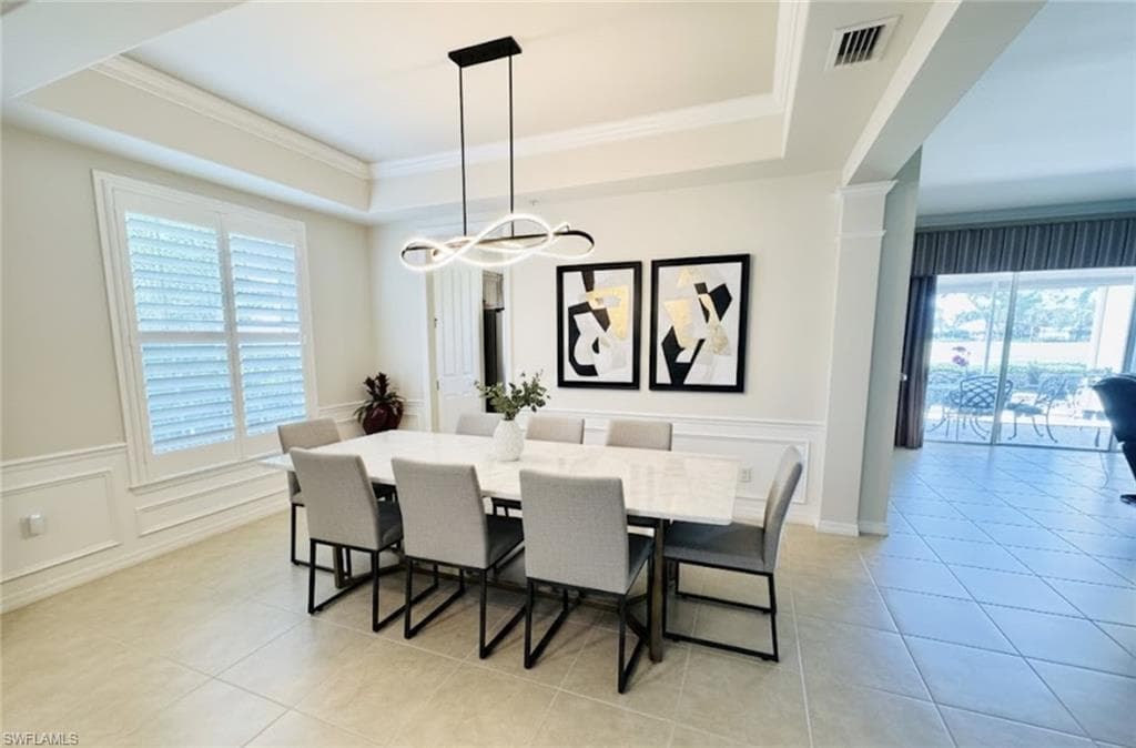 12038 Covent Garden CT 704-3