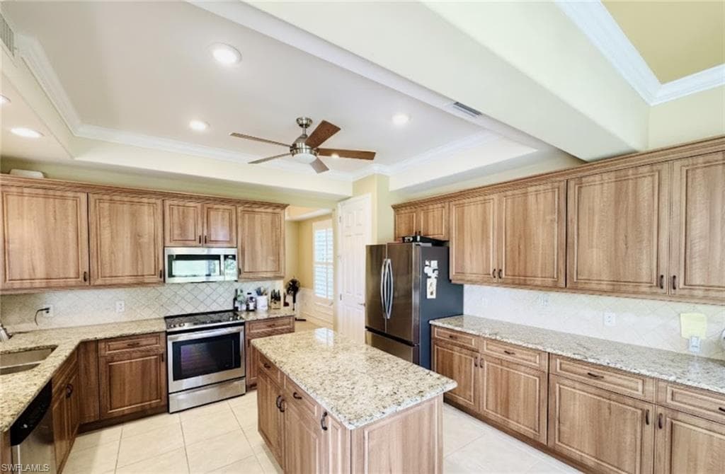 12038 Covent Garden CT 704-11