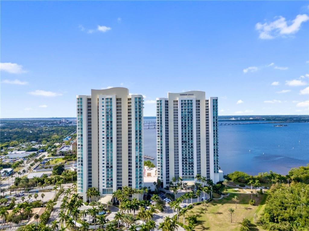 3000 Oasis Grand BLVD 1206-26