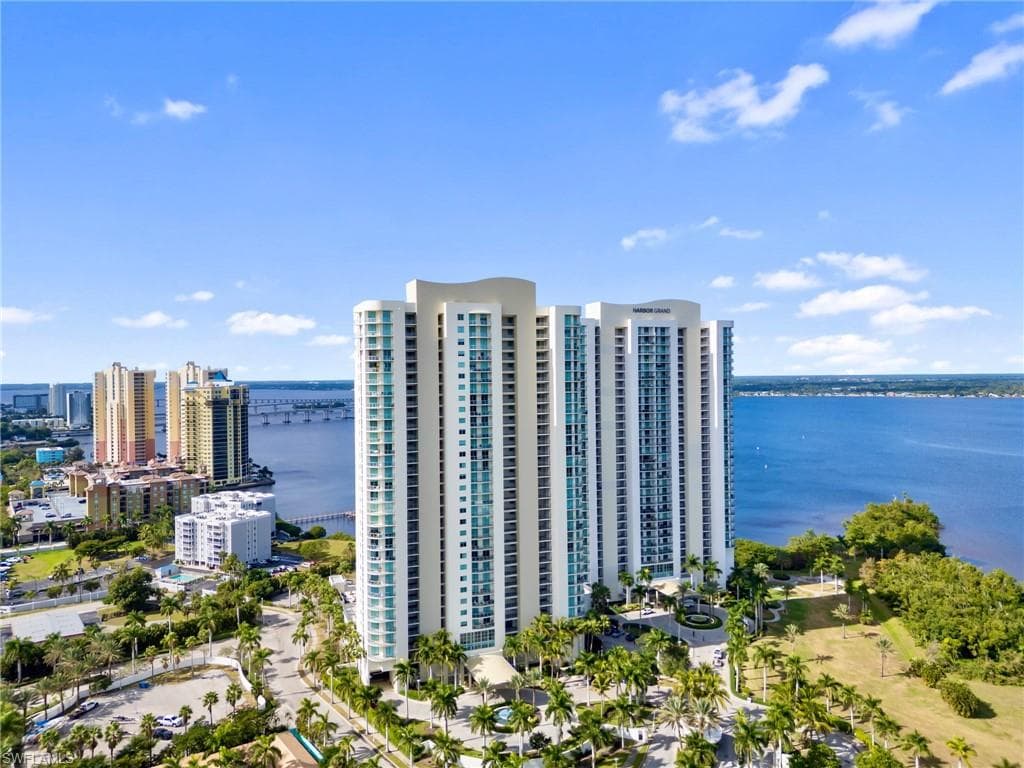 3000 Oasis Grand BLVD 1206-1