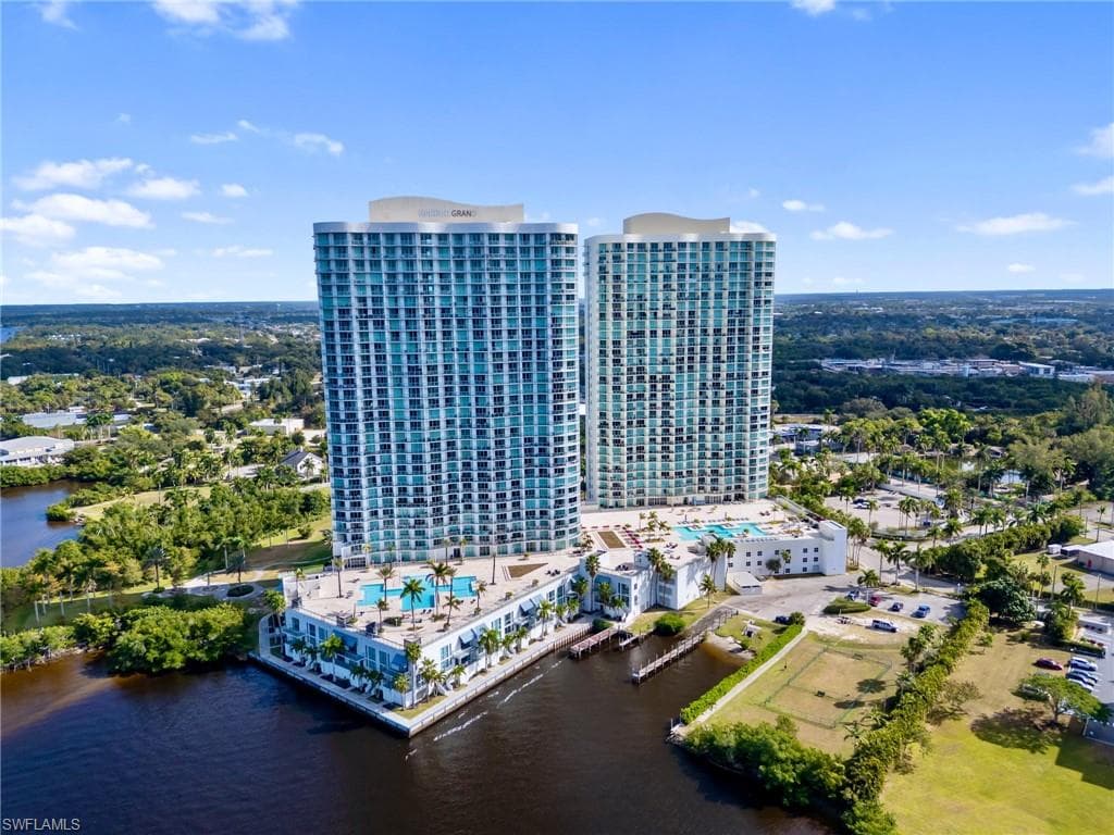 3000 Oasis Grand BLVD 1206-49