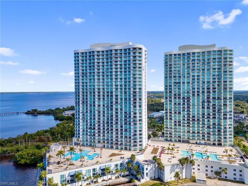 3000 Oasis Grand BLVD 1206-29