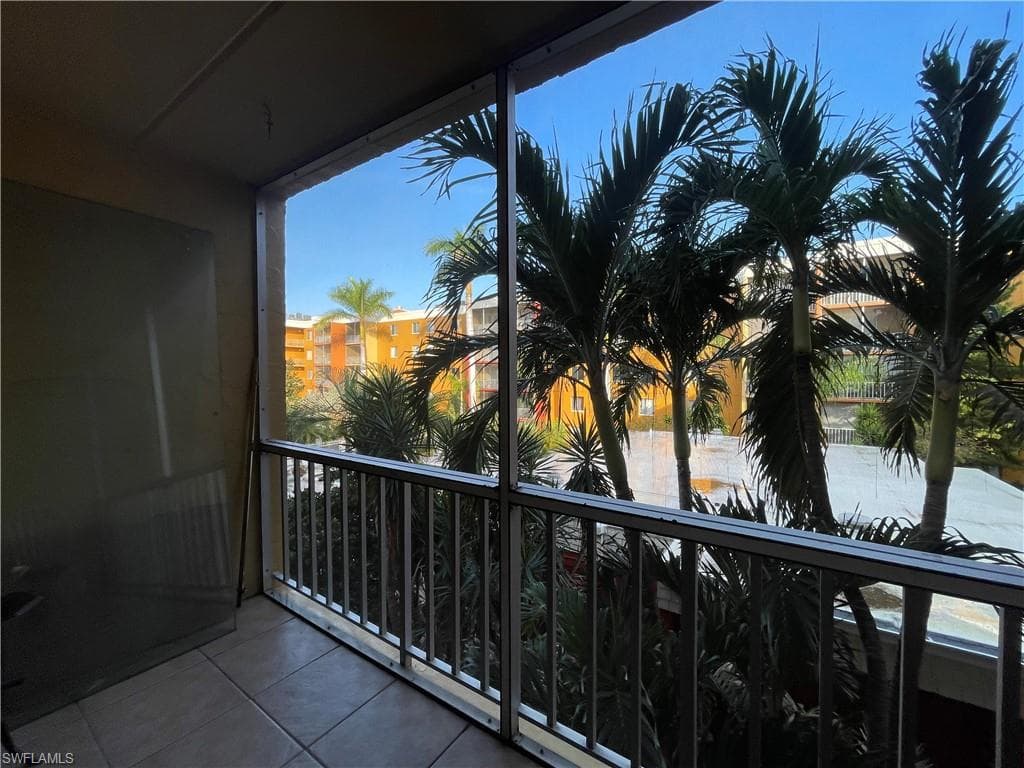 2366 E Mall DR 304-17