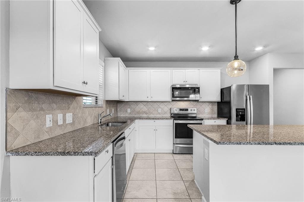 16033 Beachberry DR-19