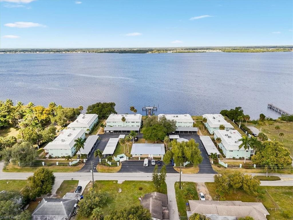 3225 E Riverside DR 63-F-23