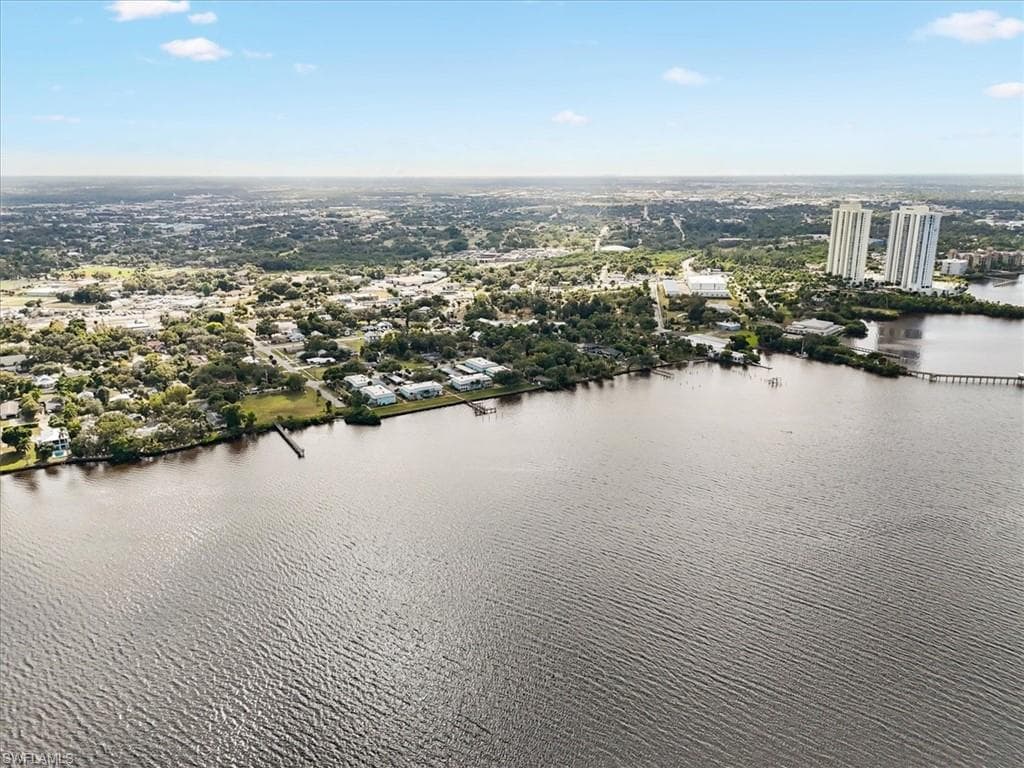 3225 E Riverside DR 63-F-27
