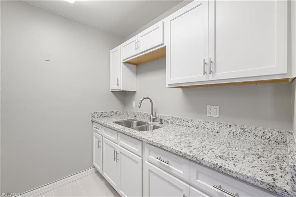 3225 E Riverside DR 63-F-13