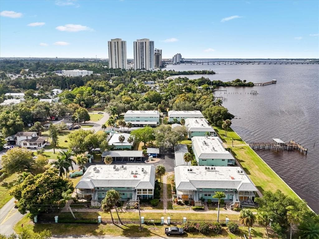 3225 E Riverside DR 63-F-29