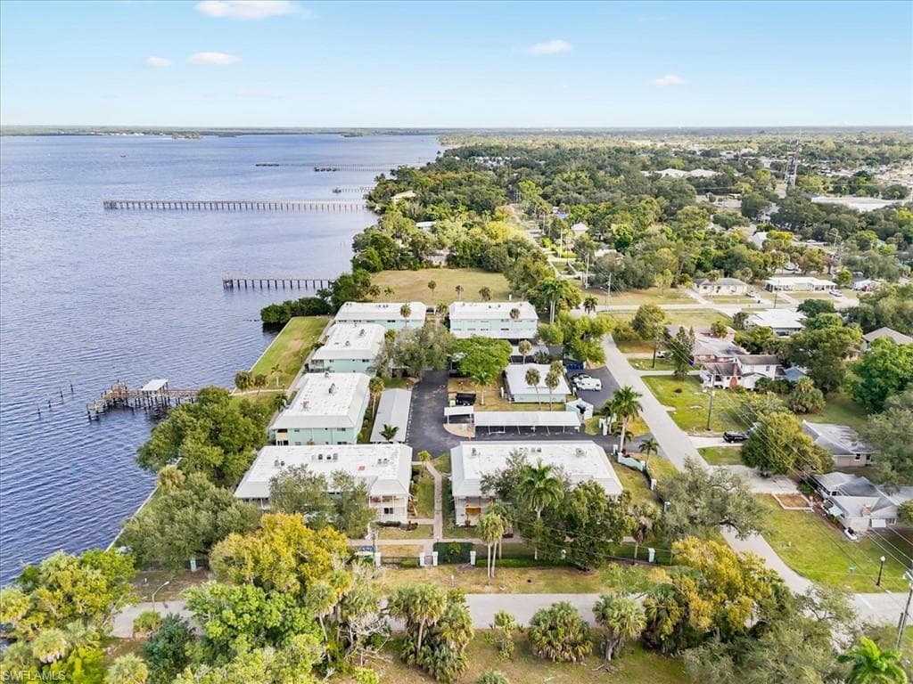 3225 E Riverside DR 63-F-25