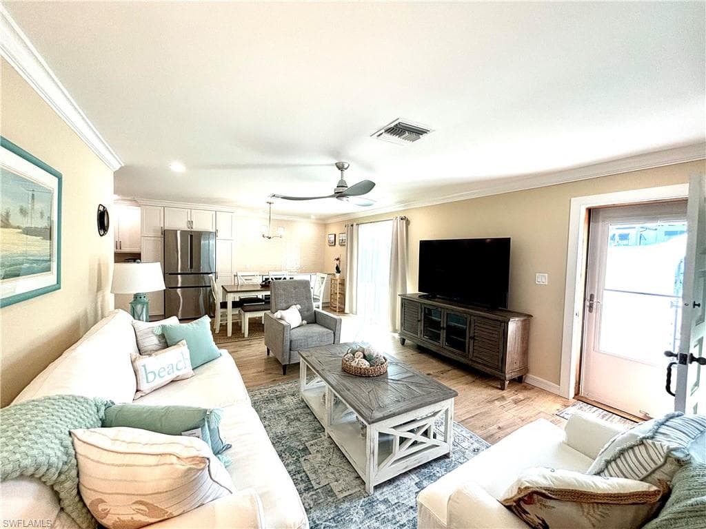 1435 Curlew AVE 1-2