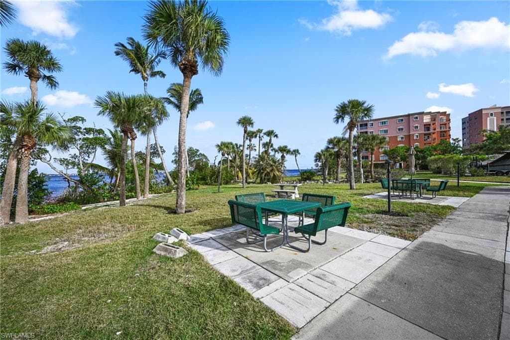 15094 Stella Del Mar LN-40