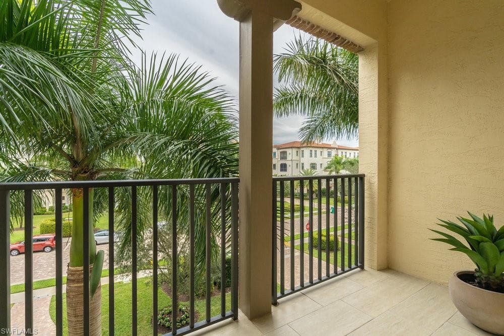 16382 Viansa WAY 201-18