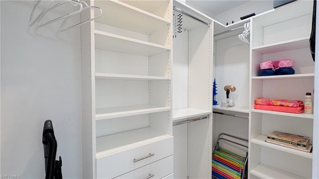 1308 Rosemary LN-17