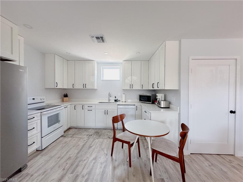 1308 Rosemary LN-20