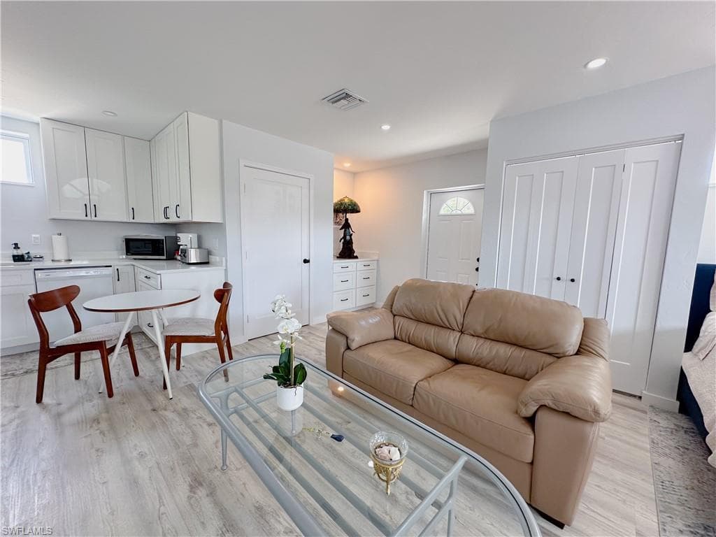 1308 Rosemary LN-18