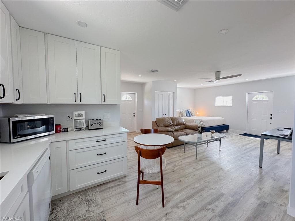 1308 Rosemary LN-19