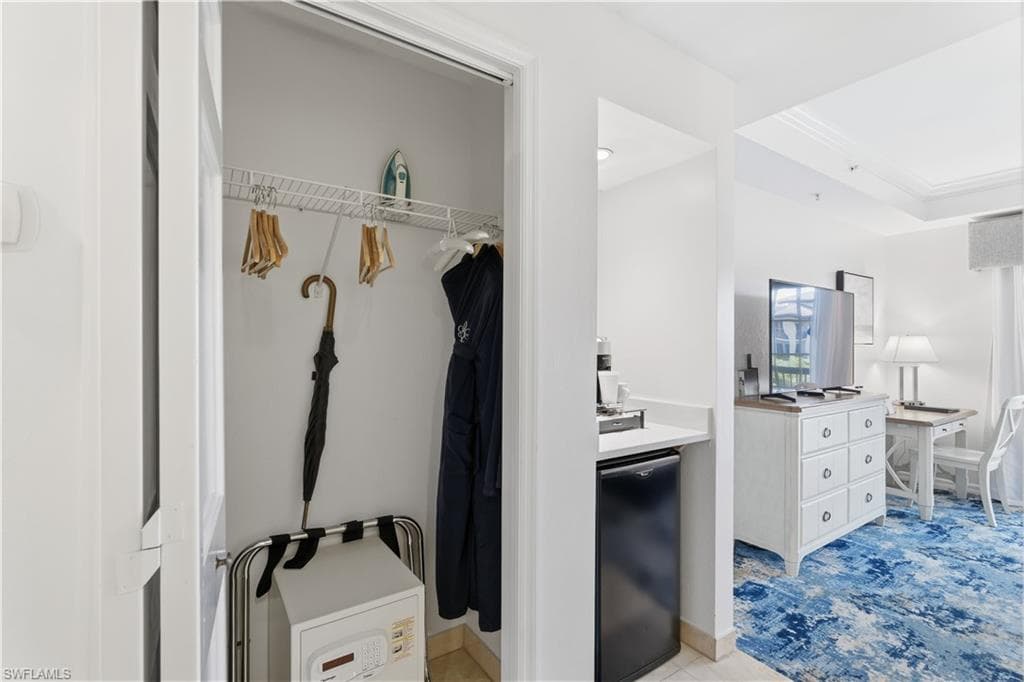 221 9th ST S 403-18