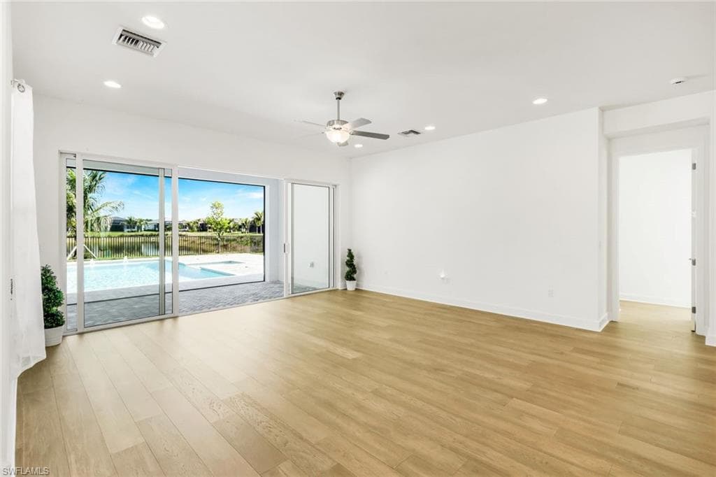 12243 Lotus AVE-13