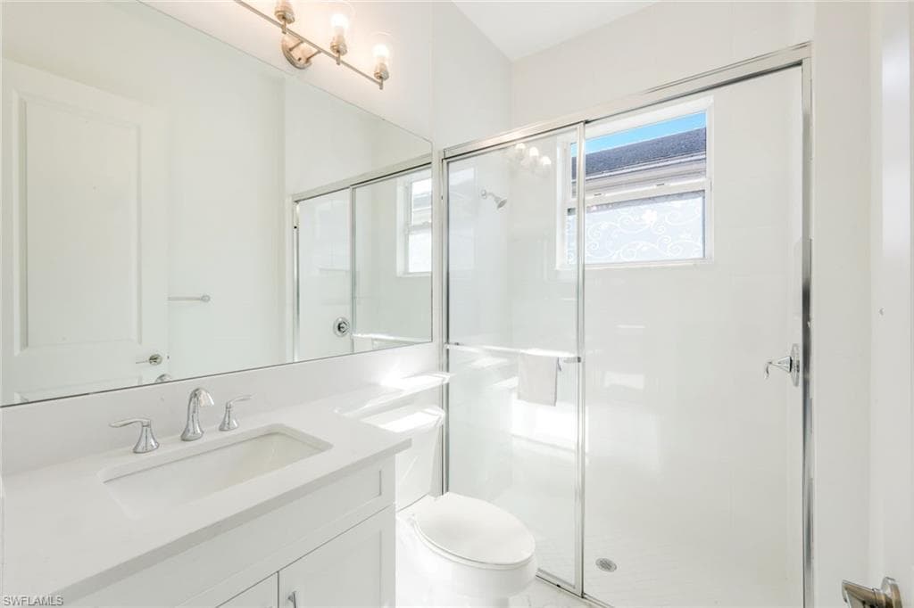 12243 Lotus AVE-18