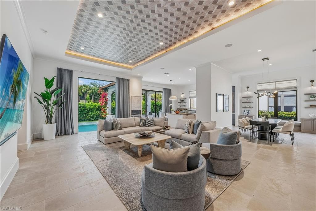 2243 Residence CIR-2