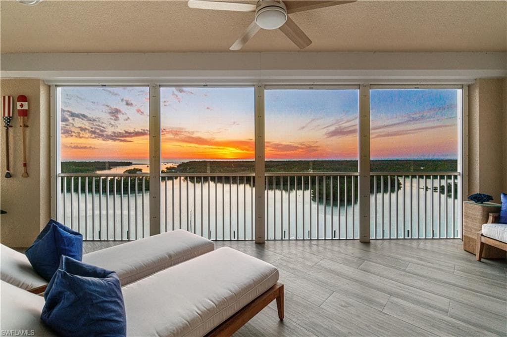 435 Dockside DR B702-2