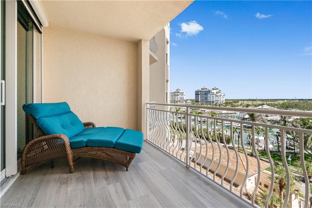 435 Dockside DR B702-32